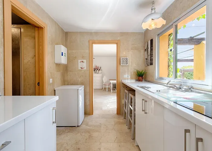 Hanami Cumbres Borrascosas Estepona